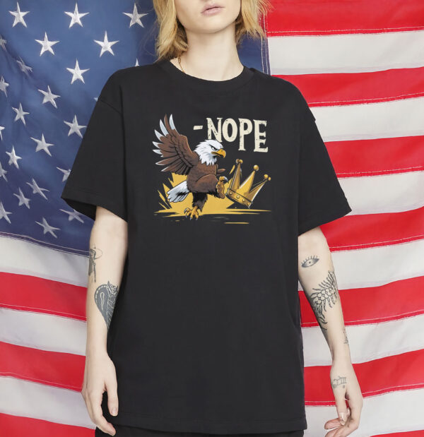 No Kings in America Shirt – Bald Eagle Kicking Crown Tee, Patriotic Anti-Monarchy T-Shirt