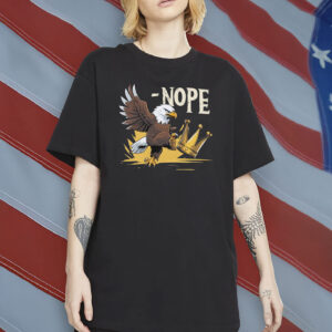 No Kings in America Shirt – Bald Eagle Kicking Crown Tee, Patriotic Anti-Monarchy T-Shirt