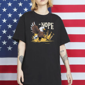 No Kings in America Shirt – Bald Eagle Kicking Crown Tee, Patriotic Anti-Monarchy T-Shirt